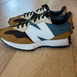 New Balance Women's Sneakers 327 "Workwear Moonstone " in Tan, Black, and White